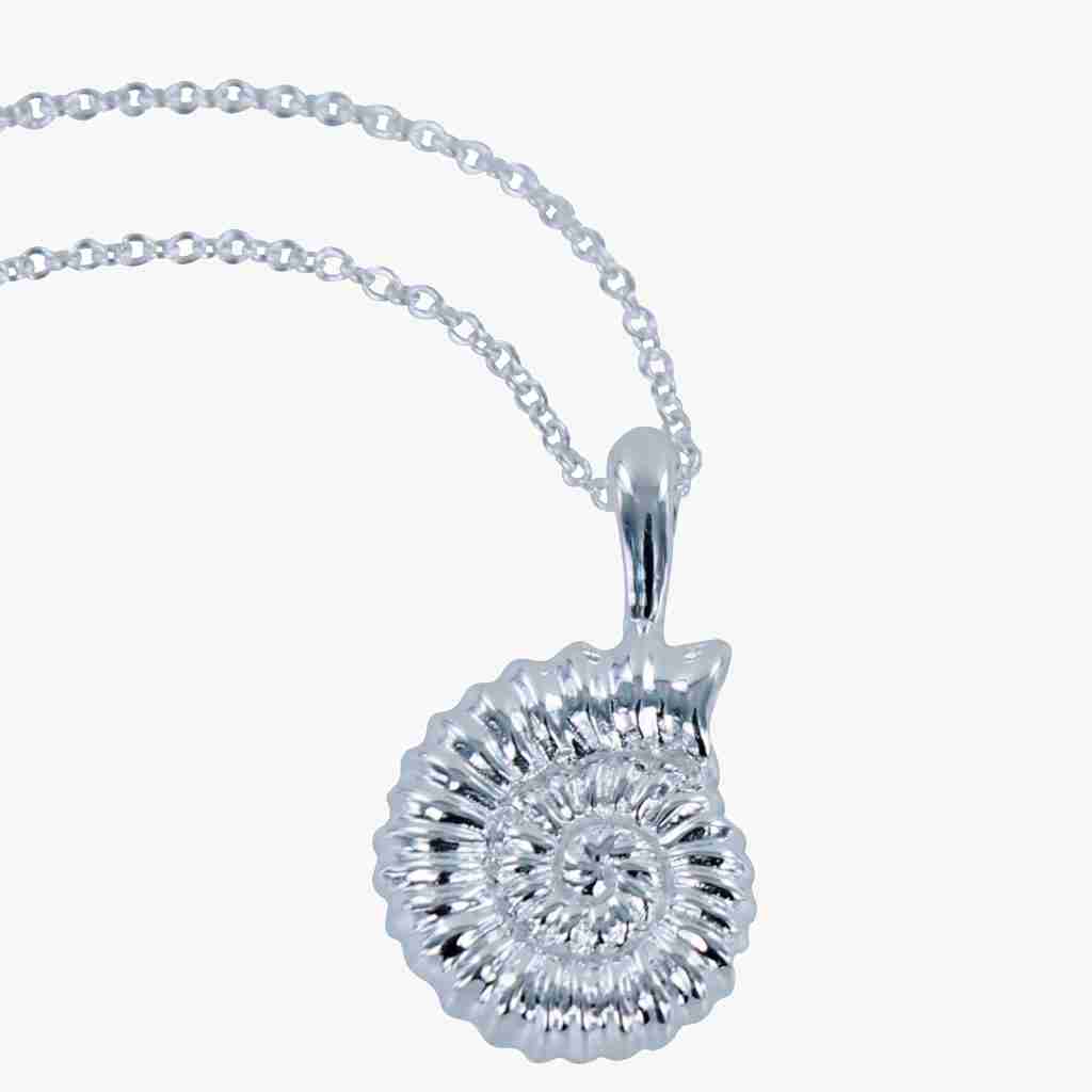 Discover the Timeless Elegance of Reeves & Reeves Jewellery