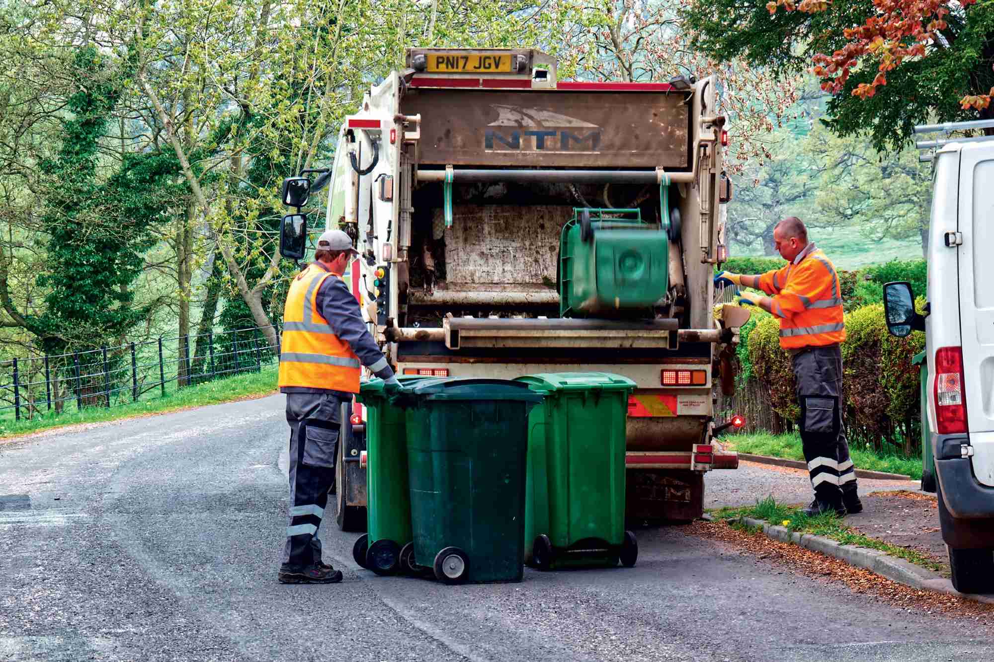 How to Maximize Recycling with Your Local Rubbish Bin Service