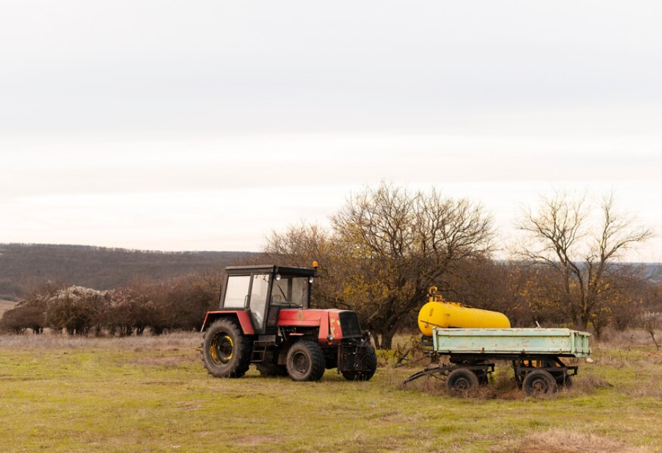 Enhancing Farm Efficiency with Farm Tipper Trailers