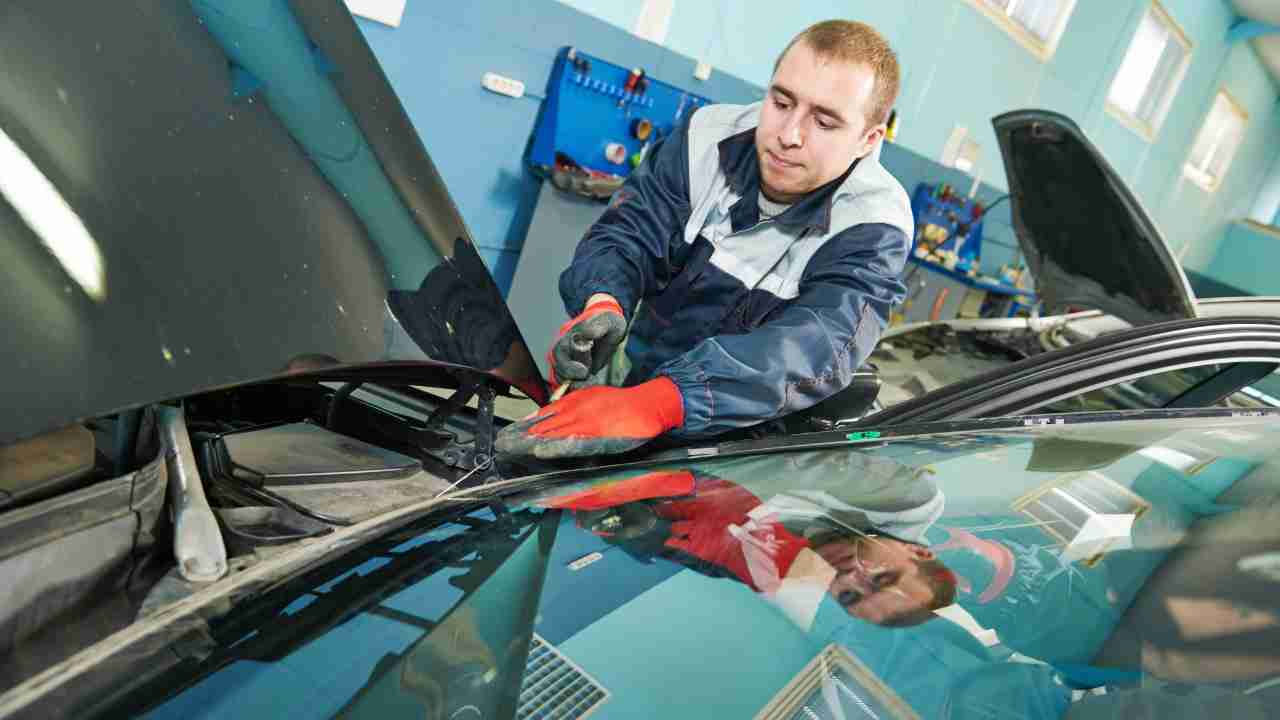 Expert Advice on Choosing the Right Windshield Replacement in Calgary