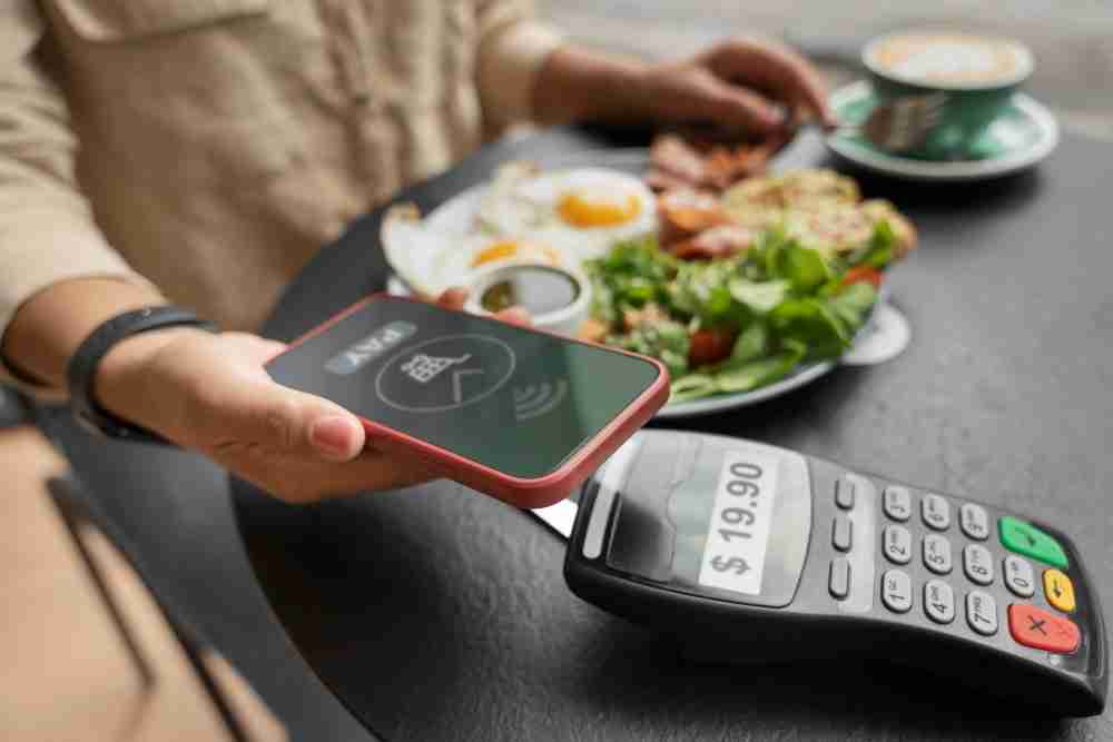 Cloud-Based POS Systems for Restaurants: Increasing Efficiency and Customer Experience
