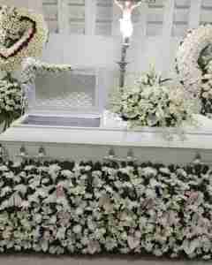 Expressing Compassion: Condolence Flowers in the Philippines