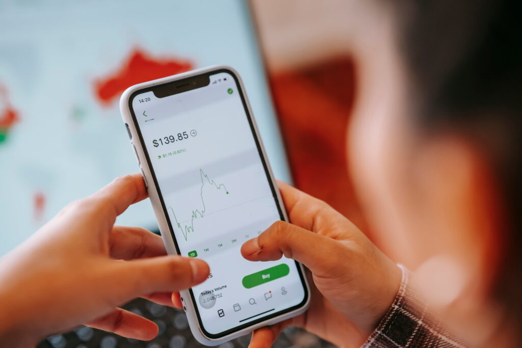 How cTrader Brokers Enhance Your Trading Experience with Unique Features