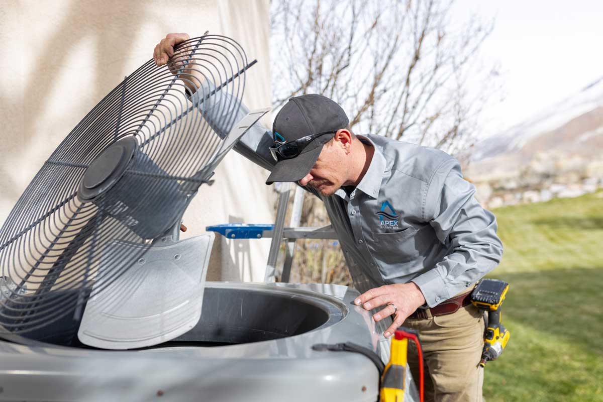 How Do Top Hvac Companies Handle Emergency Calls?