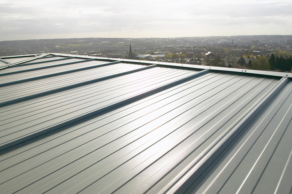 How Roof Sandwich Panels Improve Insulation and Energy Efficiency