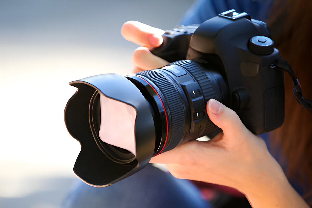 A Guide to Female Photographers in Karachi