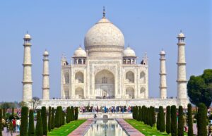 Delhi to Agra taxi