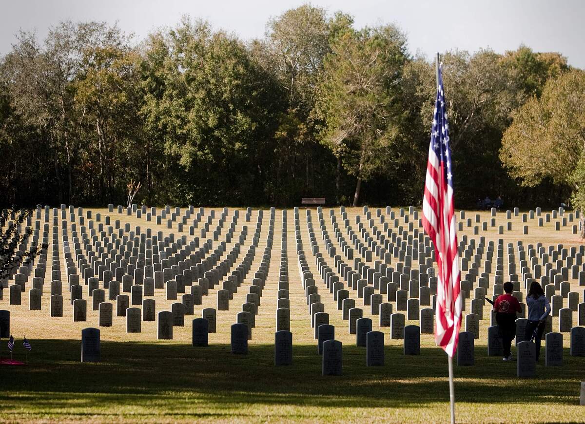 Feel the Elegance and Respect: Top Military Cemetery in Florida