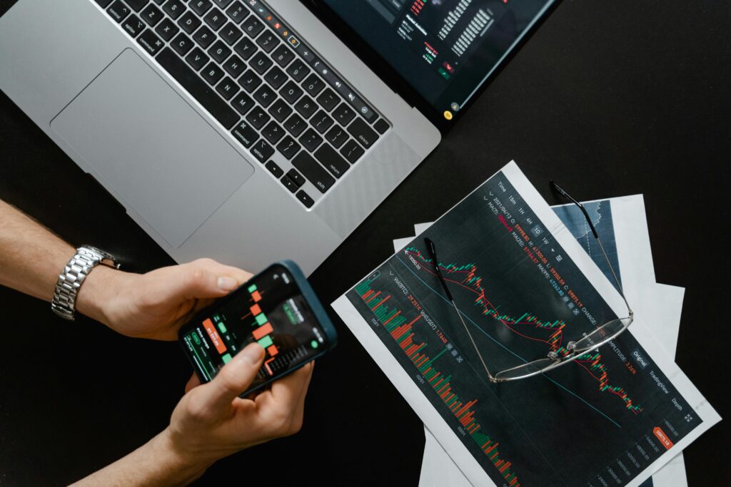Maximizing Profits with TradeLocker and Forex Prop Firms: A Winning Combination for Traders
