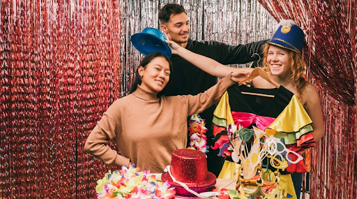 Christmas Party Planner: Everything You Need for a Magical Event