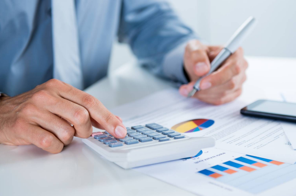 Can a UK Visa Consultant in Lahore Help with Dependent Visas?
