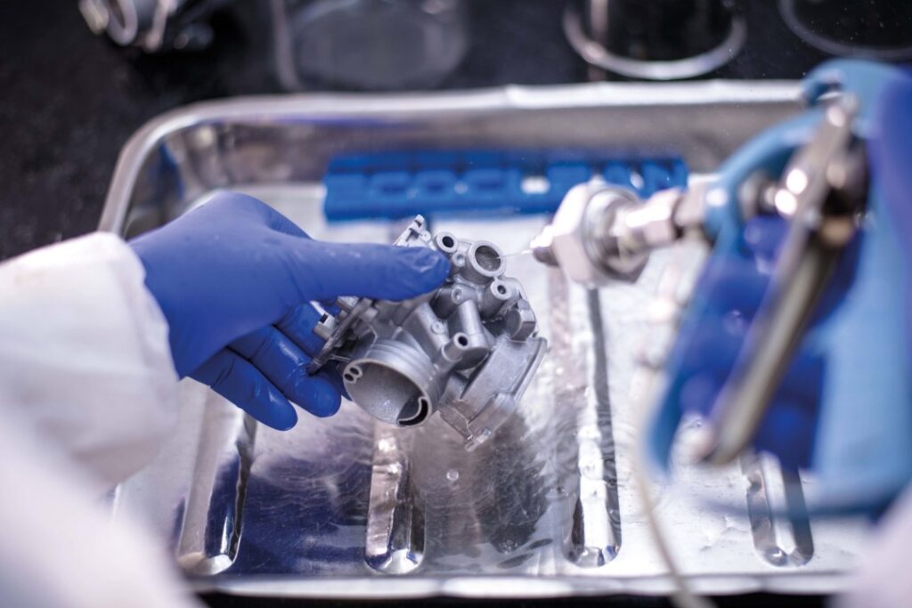 How Aqueous Cleaners Extend the Lifespan of Automotive Parts