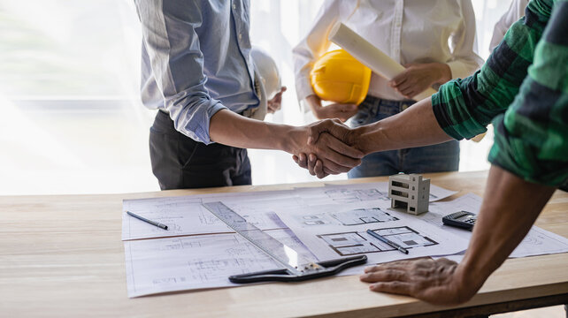 What Should I Look for When Hiring a General Contractor?