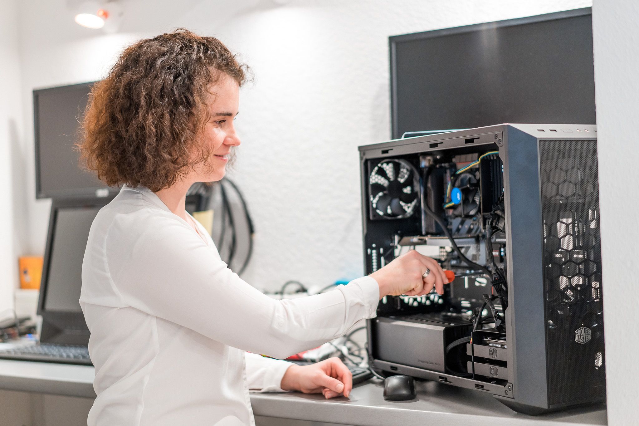 📟 Rundum Computer Service bei Com-Help – Technik, auf die Sie sich verlassen können