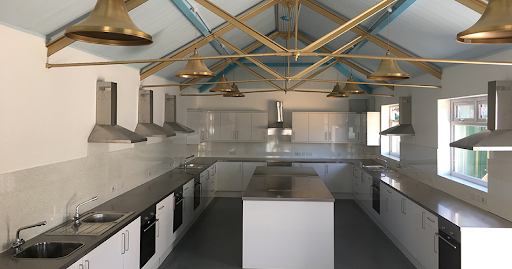 Top 7 Mistakes to Avoid When Choosing Commercial Kitchen Worktops