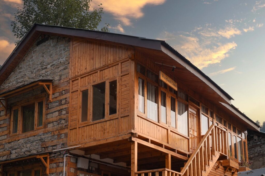 Luxury Resorts In Manali Himachal Pradesh with Woodland Chalet