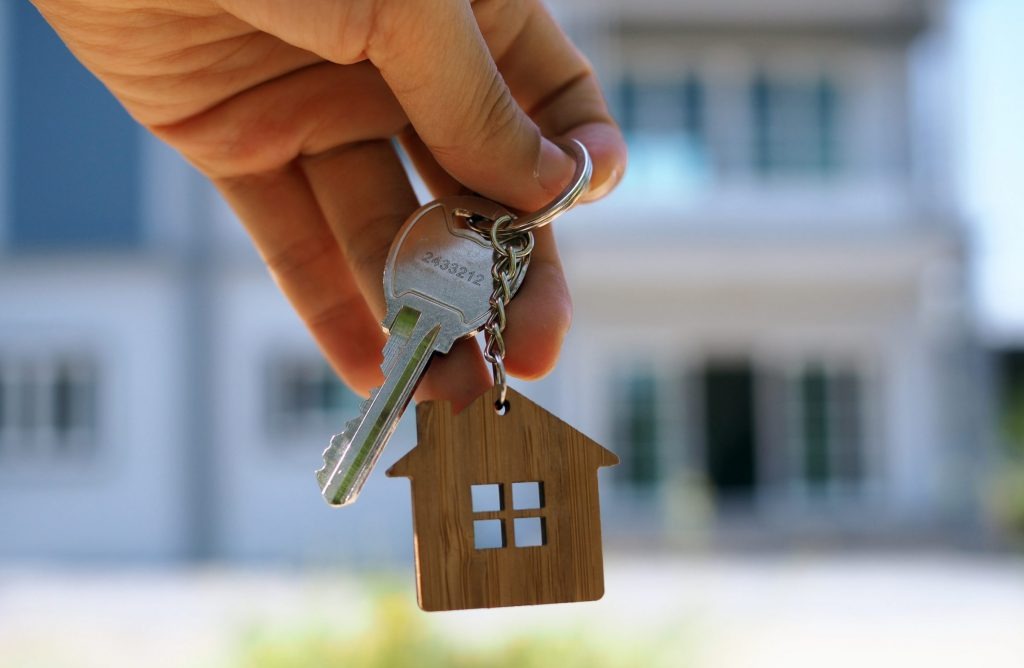 Can a tenant negotiate a later move-out date