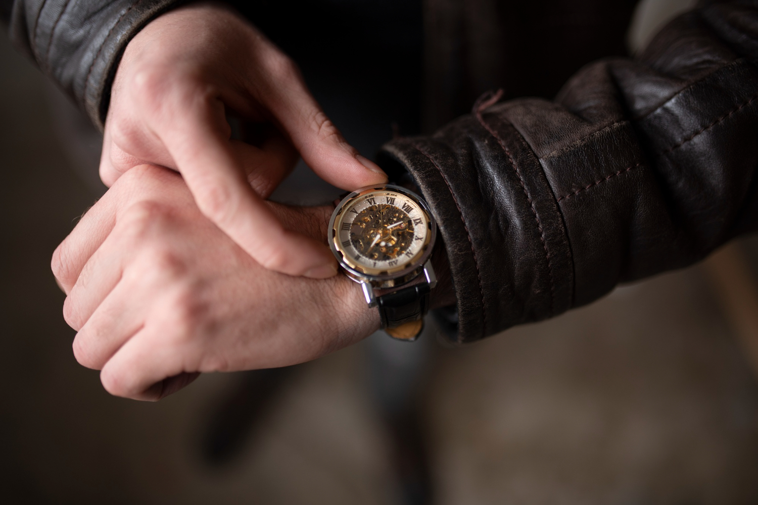 Professional Watch Cleaning vs Home Cleaning: Which is Best?