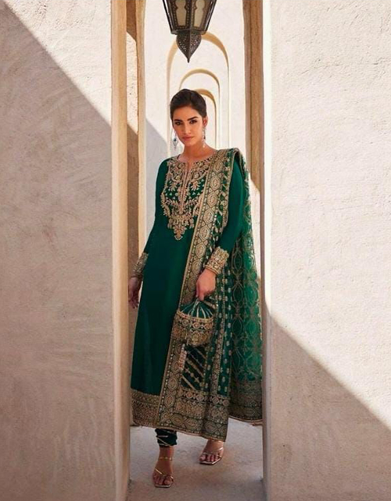 Benefits of Choosing Affordable Yet Stunning Party Wear