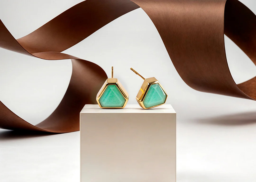 Top 5 Reasons Birthstone Jewelry Makes the Best Anniversary Gift!