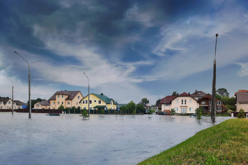 Finding the Perfect Balance: How to Choose the Right Deductible for Your Flood Insurance Policy