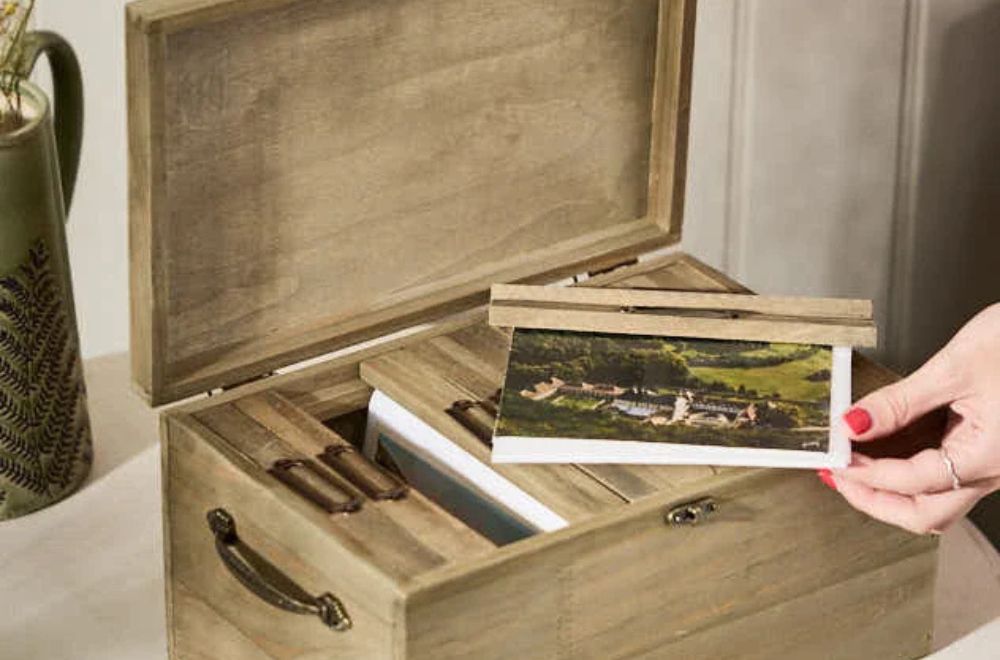 How to Choose the Perfect Wood Anniversary Gift for Your Partner