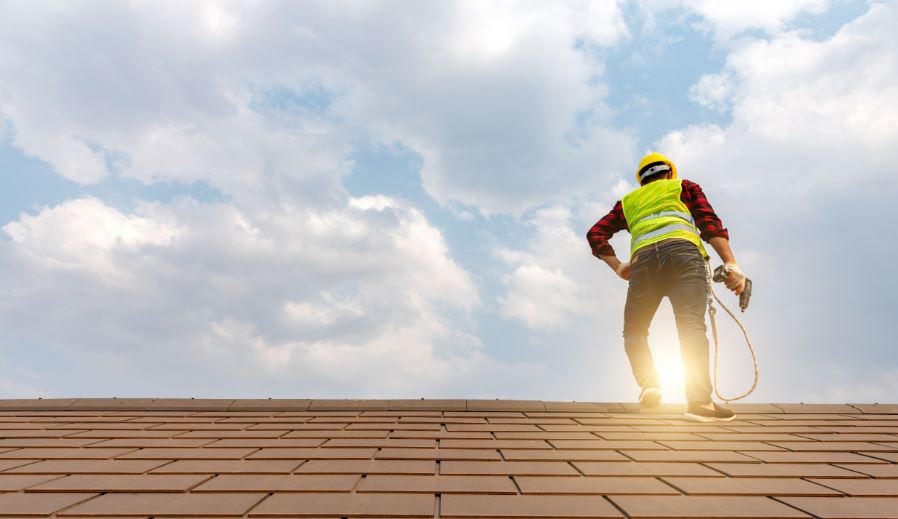 Why Heber-Overgaard Homeowners Choose to Upgrade Roof and Deck at the Same Time