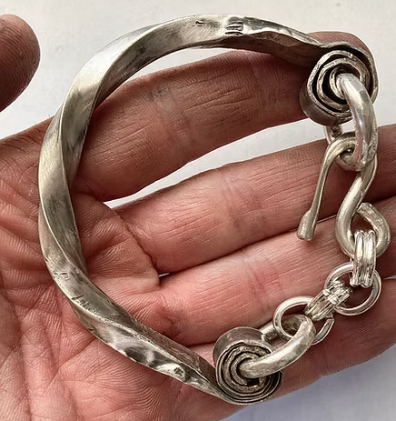 Skull Necklaces & Craftsmanship: The Rise of Men’s Handcrafted Jewelry