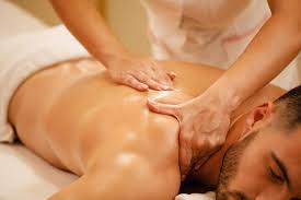 What Does a Deep Tissue Massage Do? Benefits, Uses & What to