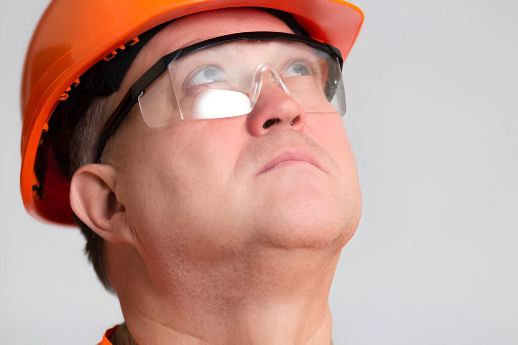 5 Signs You Need New Safety Eyeglasses Today – Don’t Risk It!