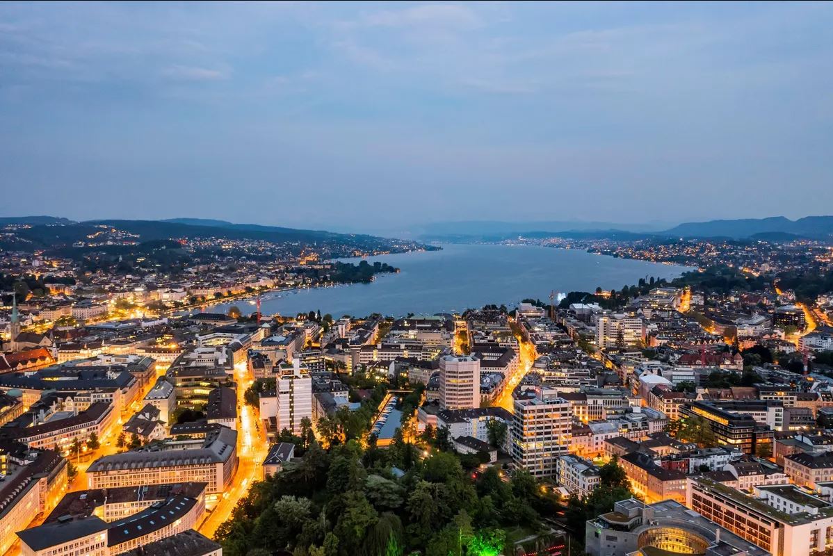 Professionelle Fensterreinigung in Zürich und Luzern – Für strahlend saubere Glasflächen