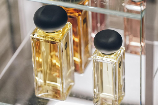 Discover the Art of Scent: Why Luxury Fragrance Samples Are the Perfect Way to Find Your Signature Perfume