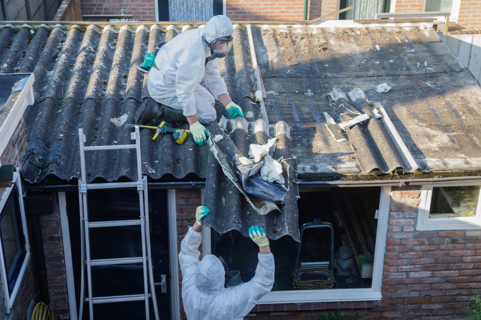 6 Red Flags to Watch Out for When Hiring Asbestos Removal Contractors